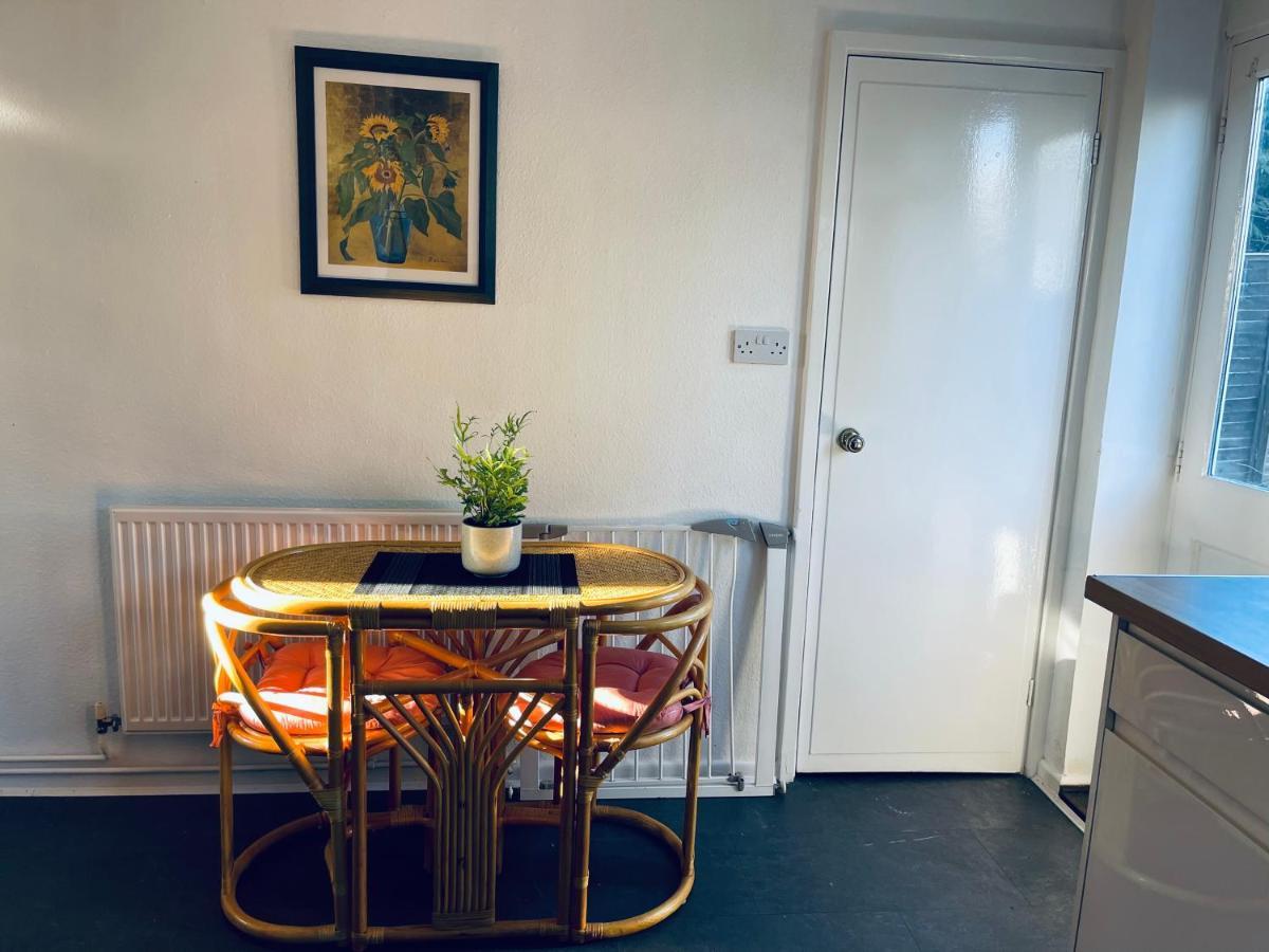 St Ives, King Bed Cosy Home, Parking, Fast Wi Fi Сент-Айвс Екстер'єр фото